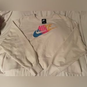 Cropped Nike Crewneck